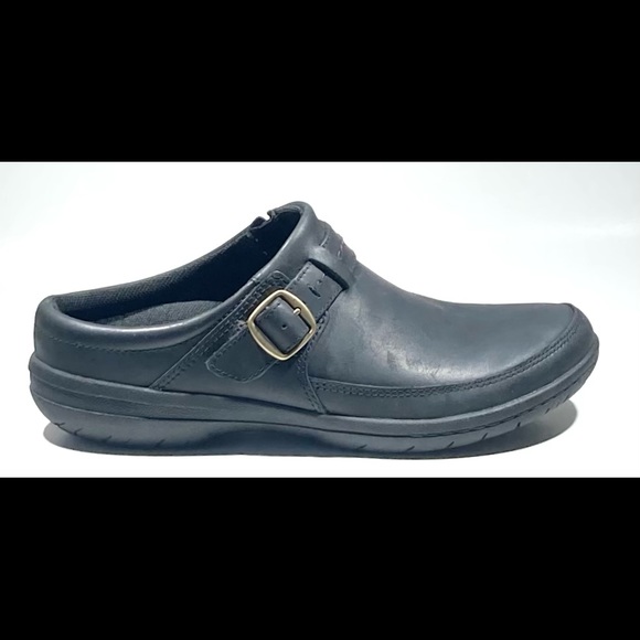 Merrell Shoes - Merrel Dassie Stitch Buckle Flats